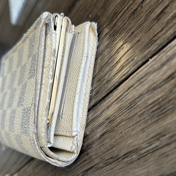 LV Damier Azur Kisslock Wallet - Picture 3 of 16